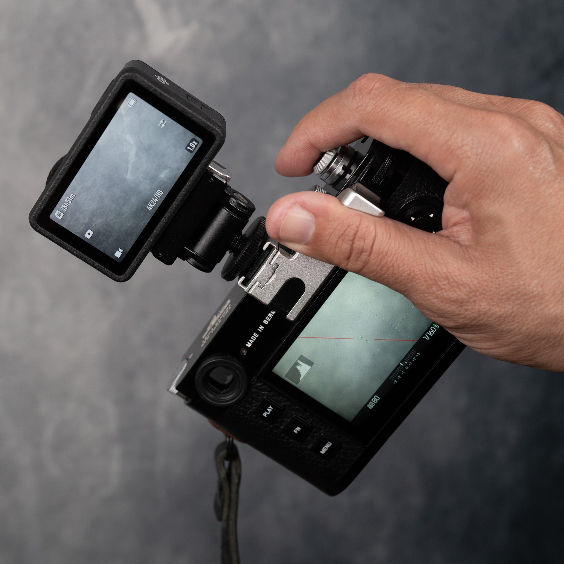 Dành Cho Máy ảnh FUJI X100V / X100VI / X100F / XE3 / XE4 Hot Shoe Thumb Up Grip H%e1%bb%a3p Kim Nh%c3%b4m Thumb Rest Up Hand Grip Camera Lrnvn I.127914614 Dành Cho Máy ảnh FUJI X100V / X100VI / X100F / XE3 / XE4 Hot Shoe Thumb Up Grip H%e1%bb%a3p Kim Nh%c3%b4m Thumb Rest Up Hand Grip Camera Lrnvn I.127914614