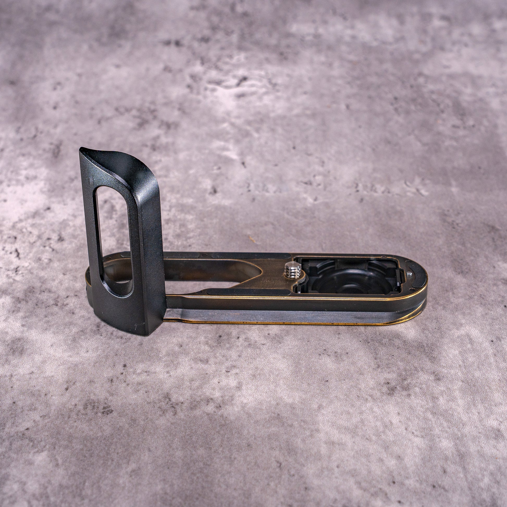 FlexGrip for Leica Q — Black Patina plate, Black Chrome grip