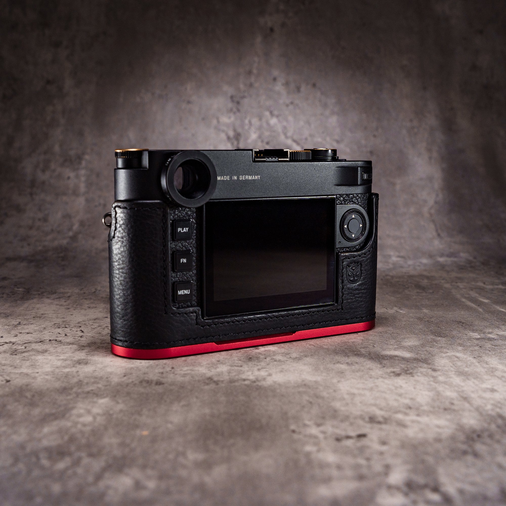 Black Leather OxBlood Plate FlexCase for Leica M11, M EV1 – Owlkrown