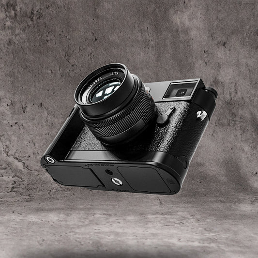 The Leica M10 with the FlexGrip fitted, tilted to show the base of the plate