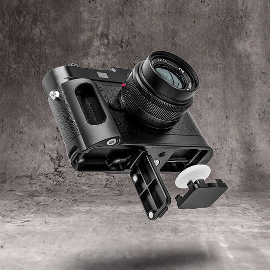 The FlexGrip shown apart from the Leica M10 with its separate components