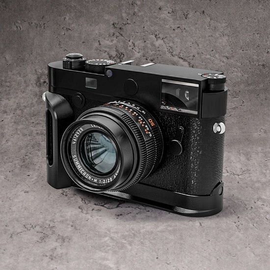 A Leica M10 with the FlexGrip fitted, three quarter view with the lens