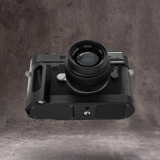 Black Chrome FlexGrip fitted to a Leica M10, seen from above