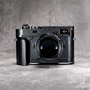 Black Chrome FlexGrip on a Leica M10, seen from the front