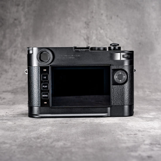 Black Chrome FlexGrip on a Leica M10, seen from the back