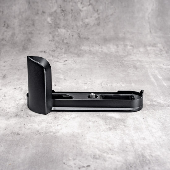 Black Chrome FlexGrip for the Leica M10 on its own, side view