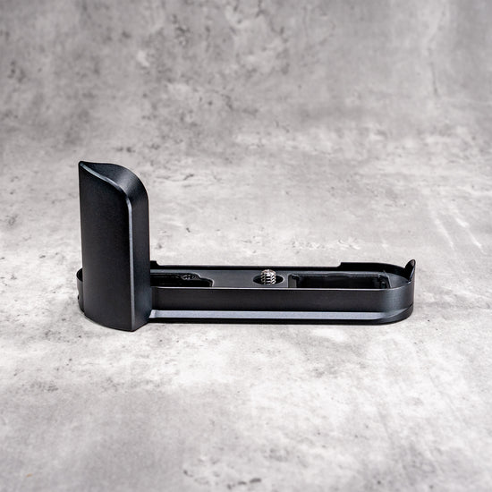 Black Chrome FlexGrip for the Leica M10 on its own, side view