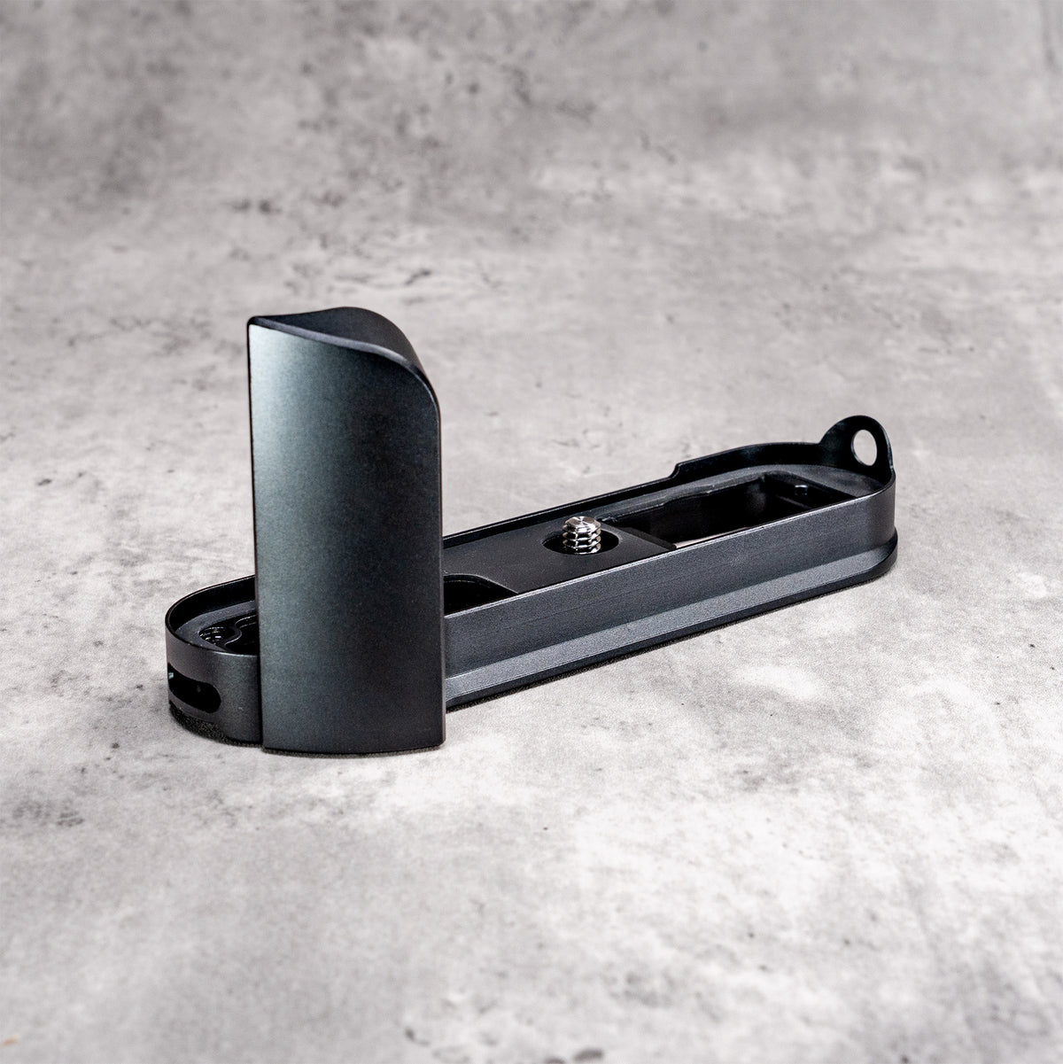 Black Chrome FlexGrip for the Leica M10 on its own, seen from the grip end