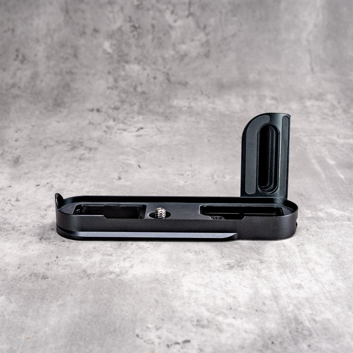 Black Chrome FlexGrip for the Leica M10 from the inside, showing the slot through the grip