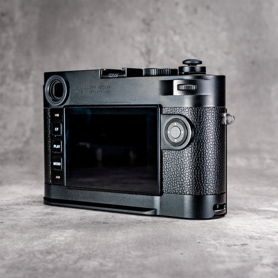 Black Chrome FlexGrip on a Leica M10, seen from the back at three quarters