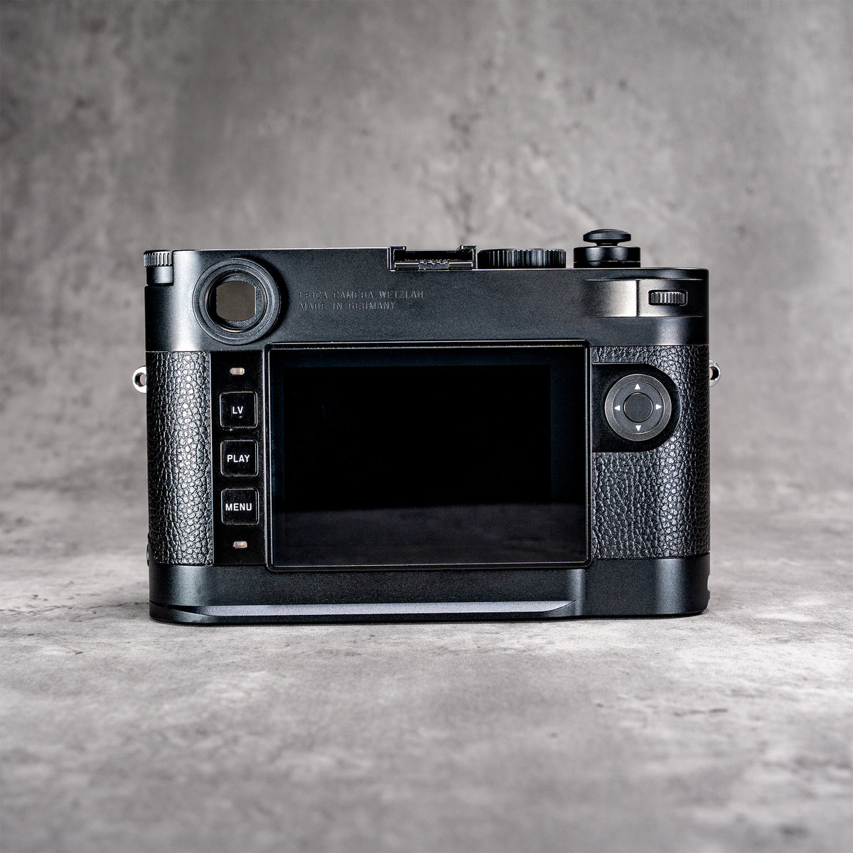 Black Chrome FlexGrip on a Leica M10, seen from the back