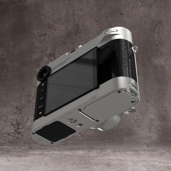 Silver Chrome FlexGrip fitted to a Leica M10, seen from the back