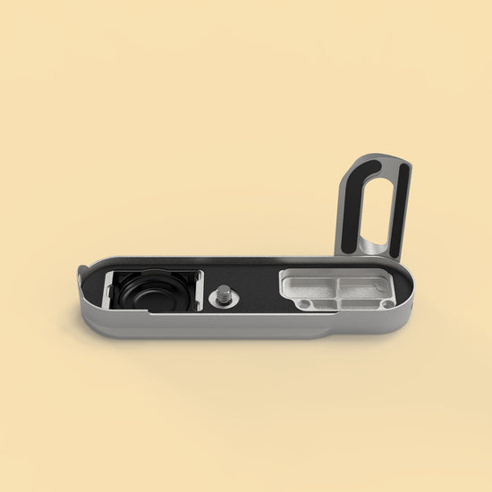 The Silver Chrome FlexGrip for the Leica M10 seen from above