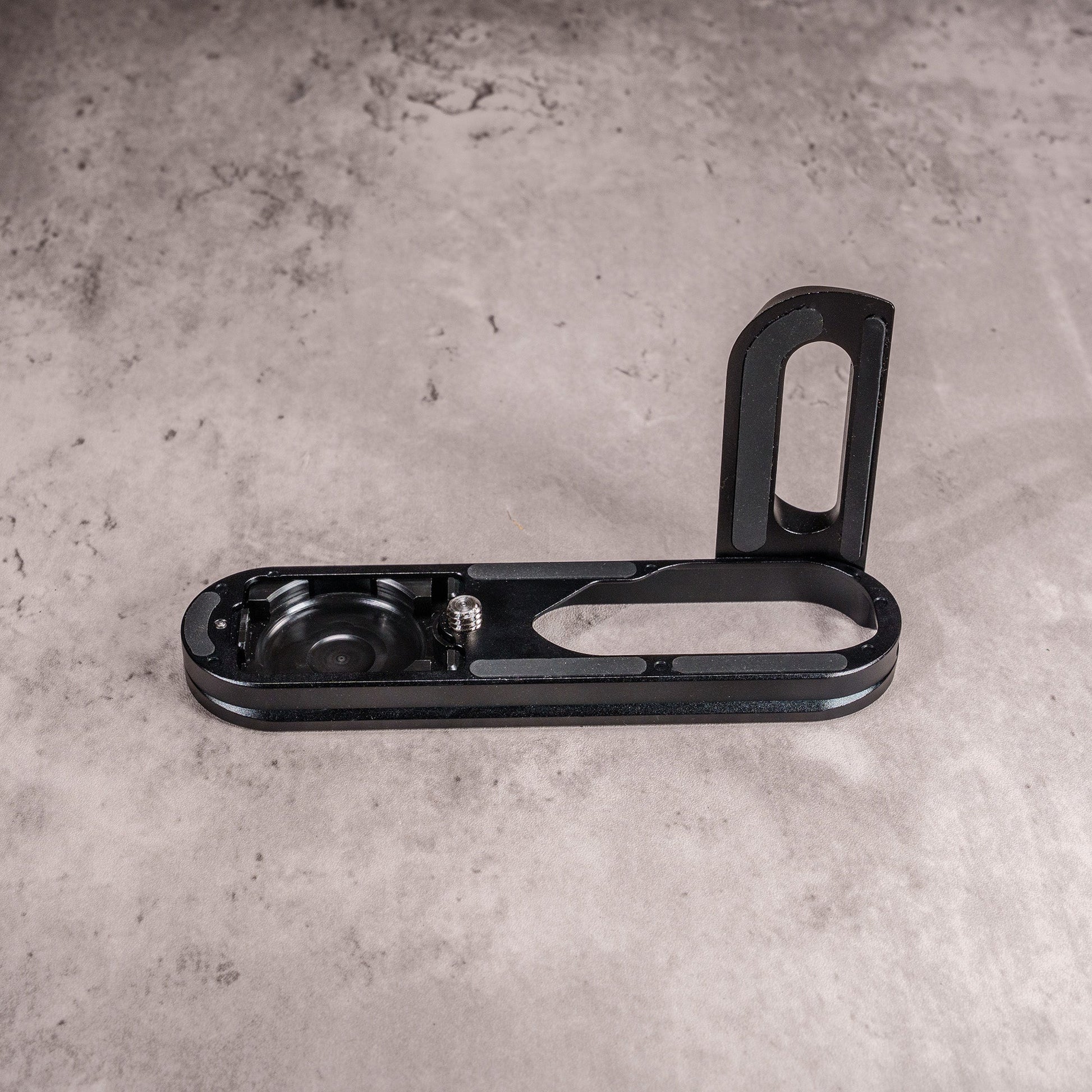 Owlkrown FlexGrip for Leica Q2 and Q3 in Black Chrome, rear view