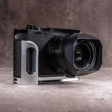 FlexGrip For Leica Q2 & Q3 - Silver Chrome