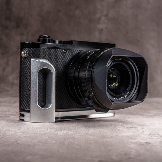 Owlkrown FlexGrip for Leica Q2 and Q3 in Silver Chrome