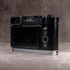 Owlkrown FlexGrip for Leica Q2 and Q3 in Silver Chrome, detail
