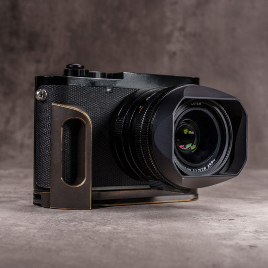 FlexGrip For Leica Q2 & Q3 - Black Patina