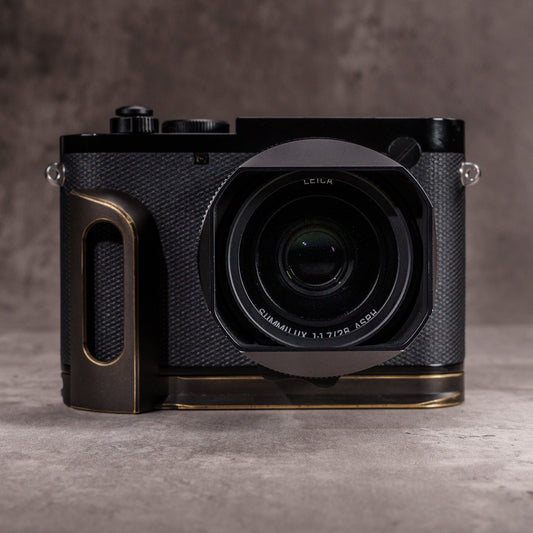 FlexGrip For Leica Q2 & Q3 - Black Patina