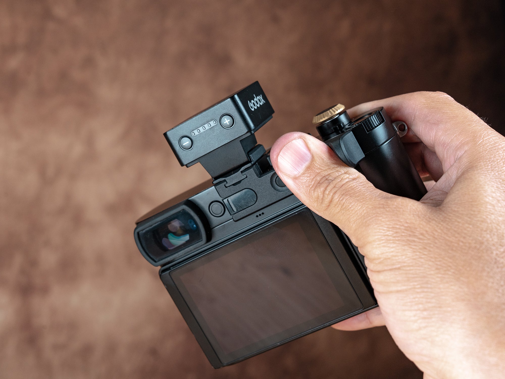 HotGrip Camera Grip for Leica Q2 & Q3 – Owlkrown – Owlkrown