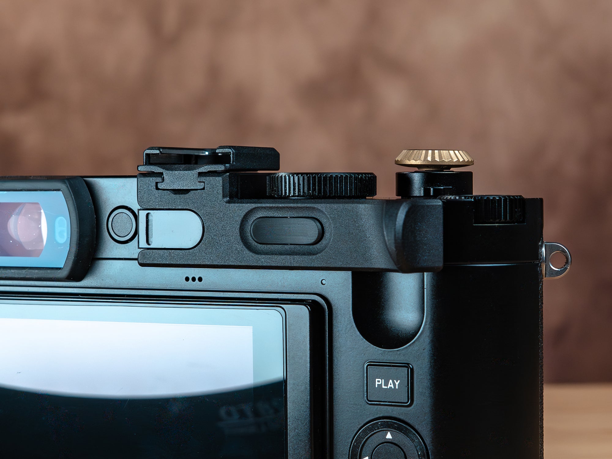 HotGrip Camera Grip for Leica Q2 & Q3 – Owlkrown – Owlkrown