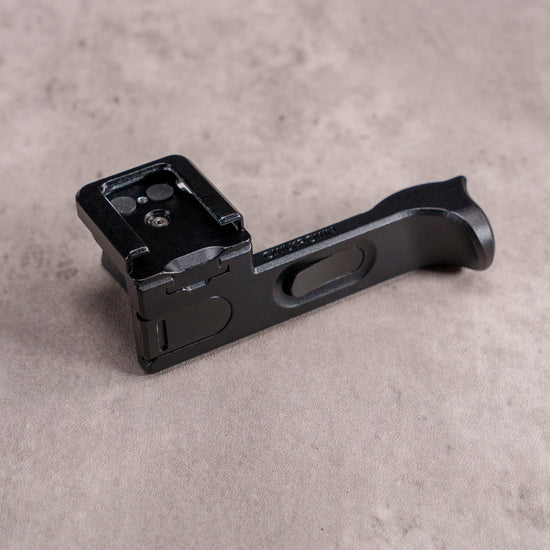 Owlkrown HotGrip for Leica Q2 and Q3 in Black Chrome