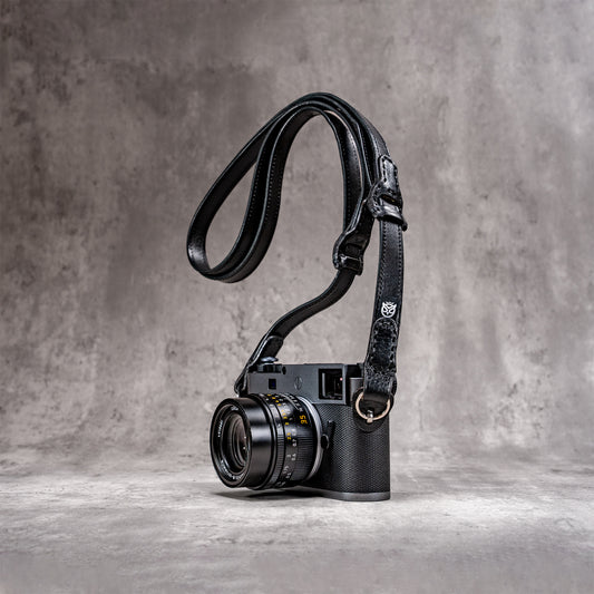 Trailflex Adjustable Leather Camera Strap in Stealth on a Leica M