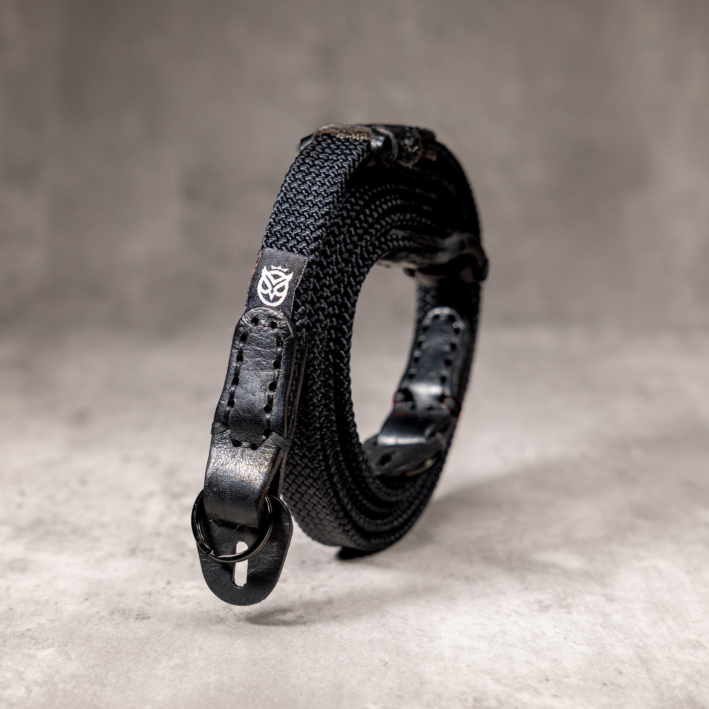 Trailflex Adjustable Camera Strap — Stealth | Owlkrown – Owlkrown