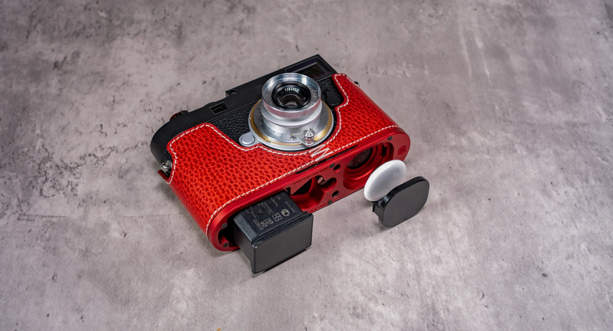 FlexCase on the Leica M, AirTag and battery out