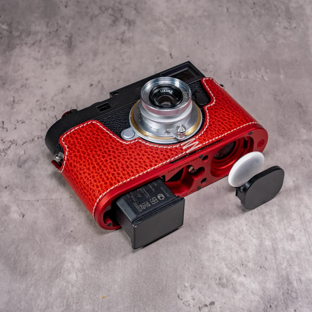 FlexCase on the Leica M, AirTag and battery out