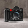 Leica SL3 straight on with the Owlkrown FlexPlate fitted, lens facing forward