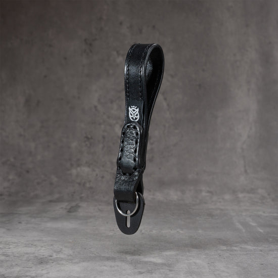 Leather Thumb Strap - Stealth, black full grain leather with split ring and lug cover