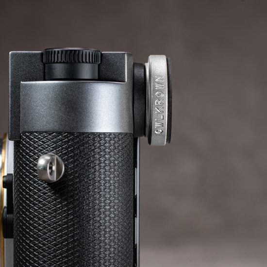Top-down view of the M-EyeKup Silver Chrome on a Leica M eyepiece