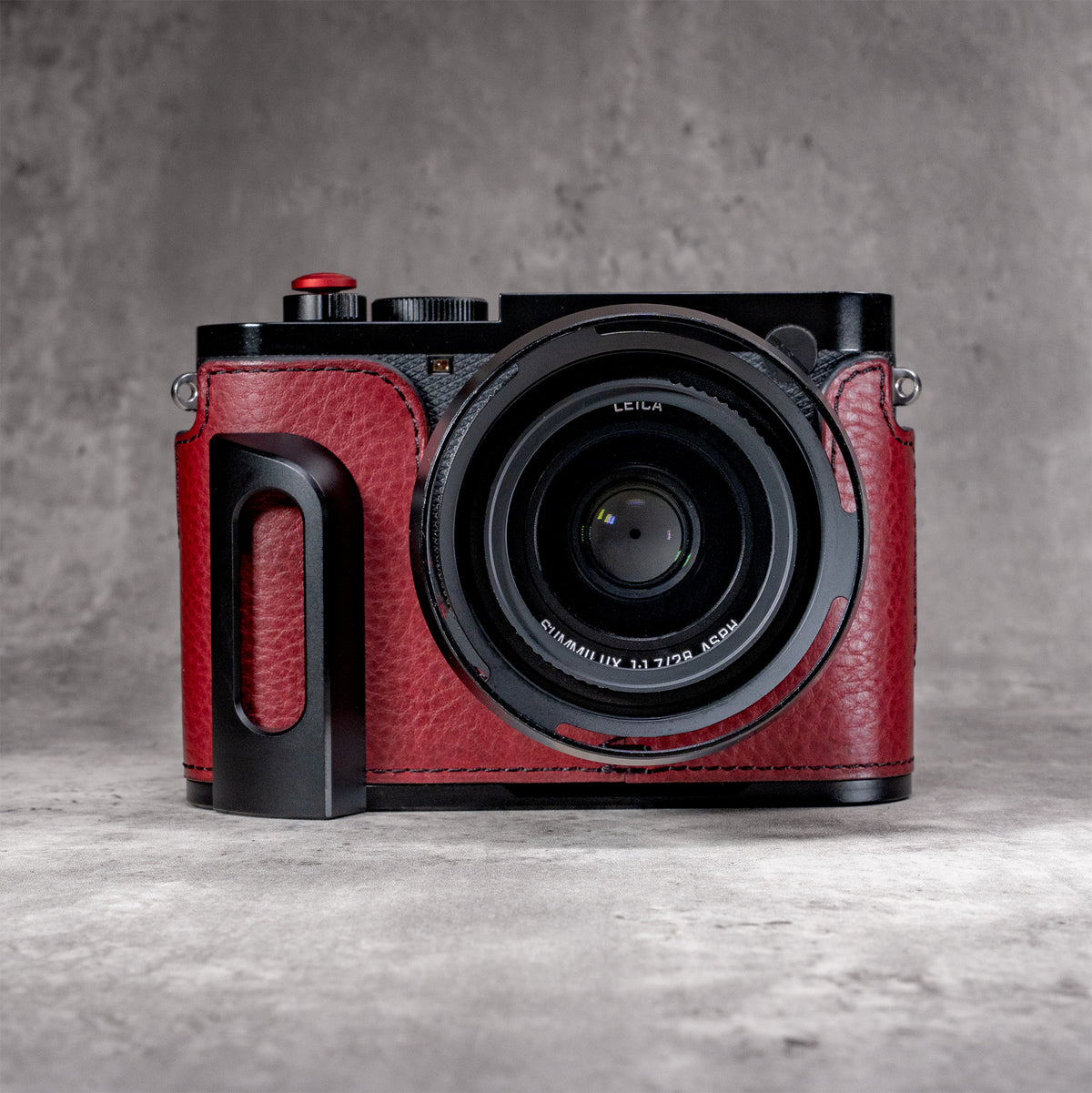 OxBlood FlexCase on a Leica Q, straight front view