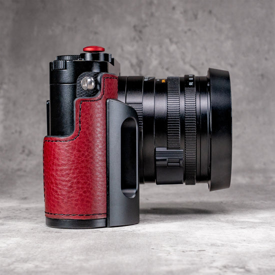 OxBlood FlexCase on a Leica Q, side profile showing the grip depth