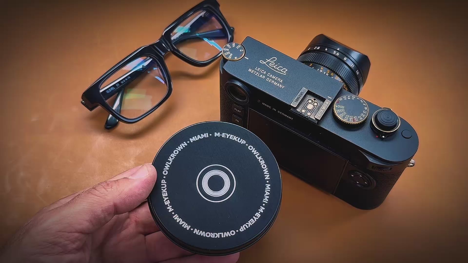 Fitting the Slim M-EyeKup to a Leica M and checking it against glasses